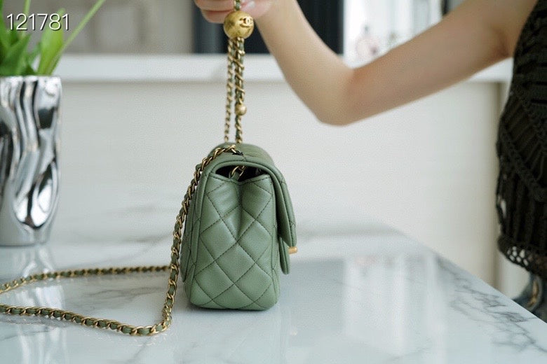 Dragons Bags Detail