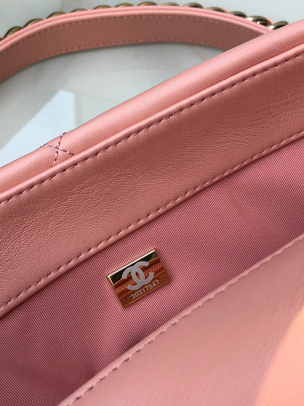 Dragons Bags Detail