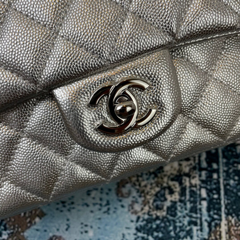 Dragons Bags Detail