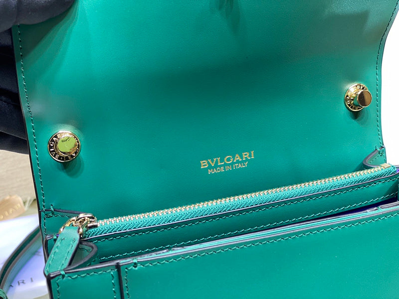 Dragons Bags Detail