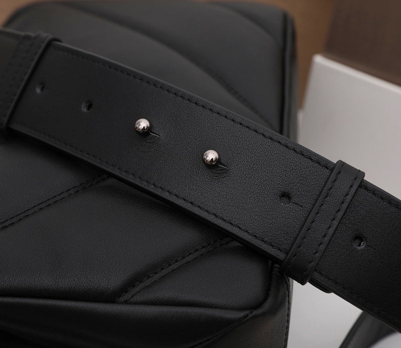 Dragons Bags Detail