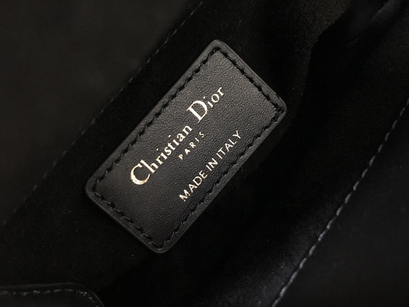 Dragons Bags Detail