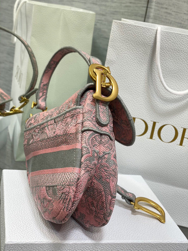 Dragons Bags Detail