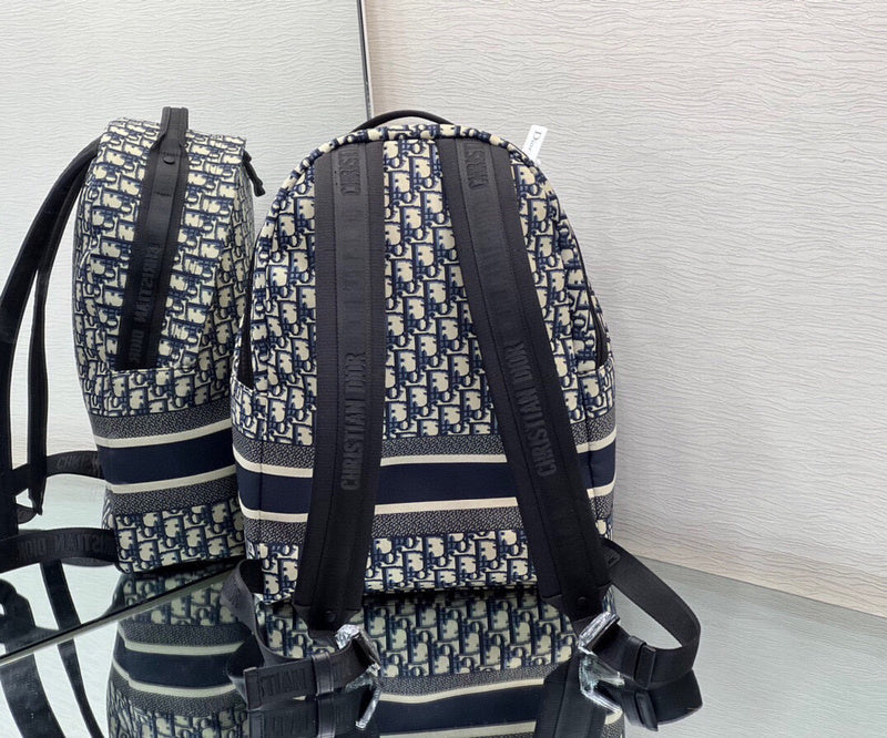 Dragons Bags Detail