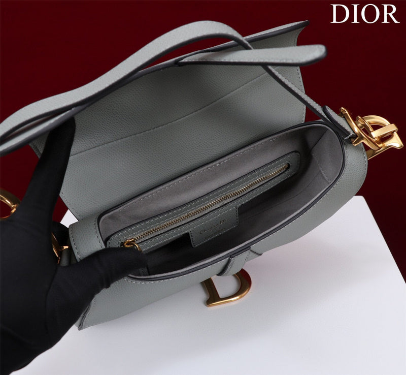 Dragons Bags Detail