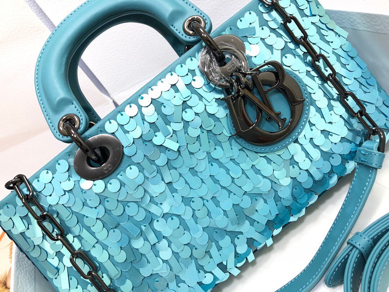 Dragons Bags Detail