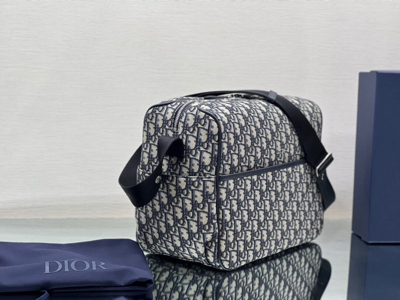 Dragons Bags Detail