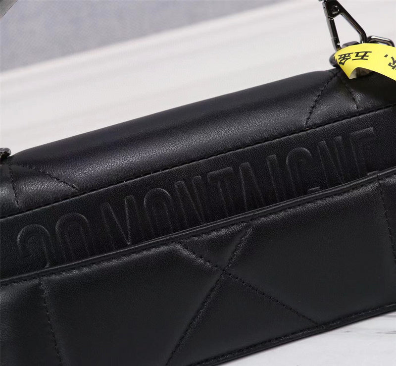 Dragons Bags Detail