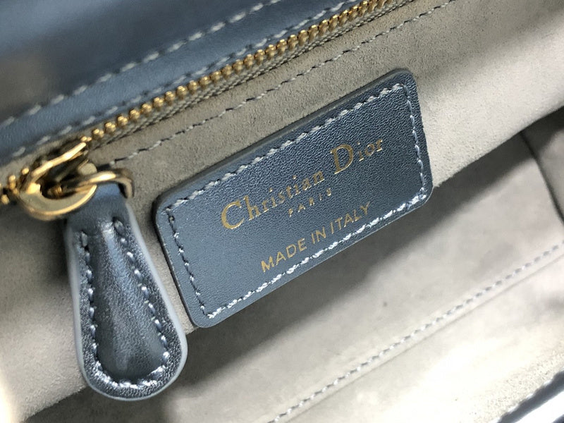 Dragons Bags Detail