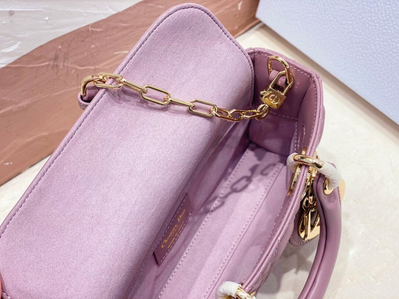 Dragons Bags Detail