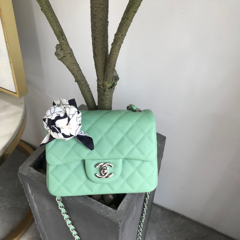 Dragons Bags Detail