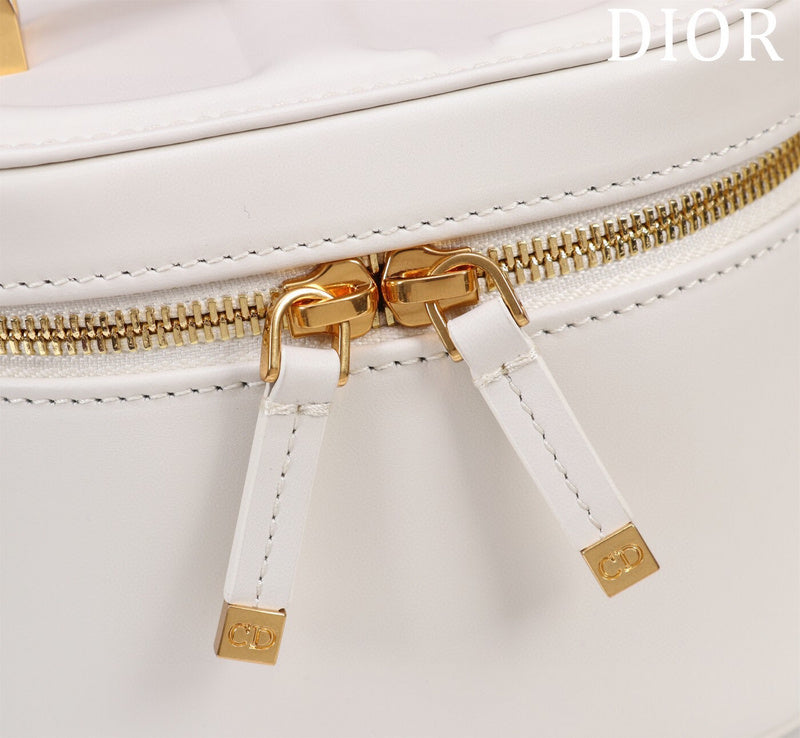 Dragons Bags Detail