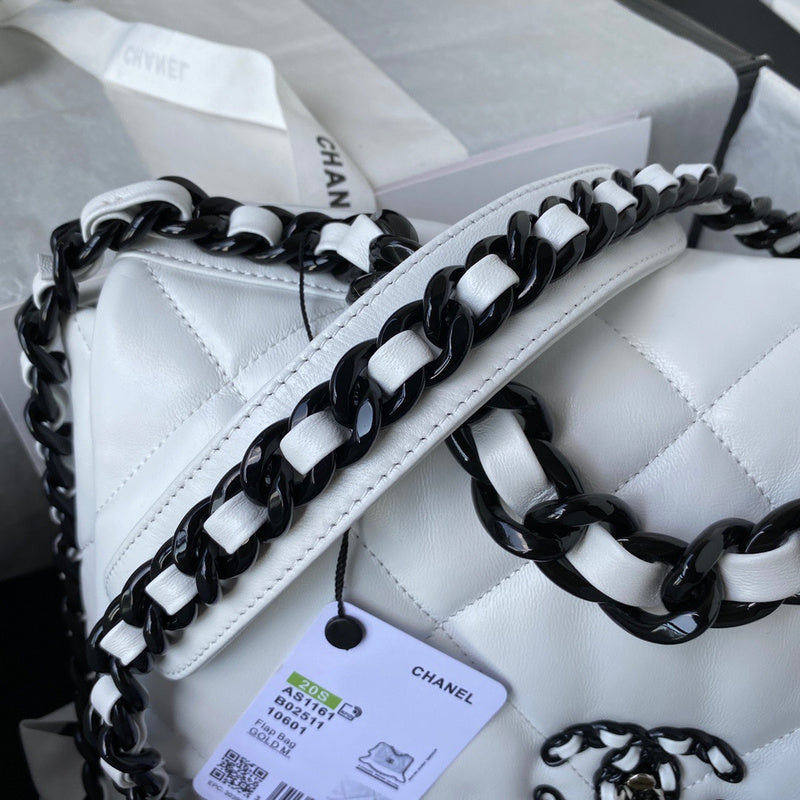 Dragons Bags Detail