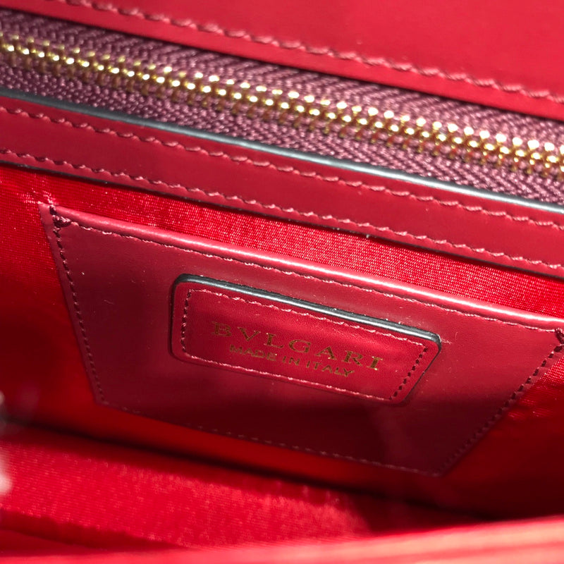 Dragons Bags Detail