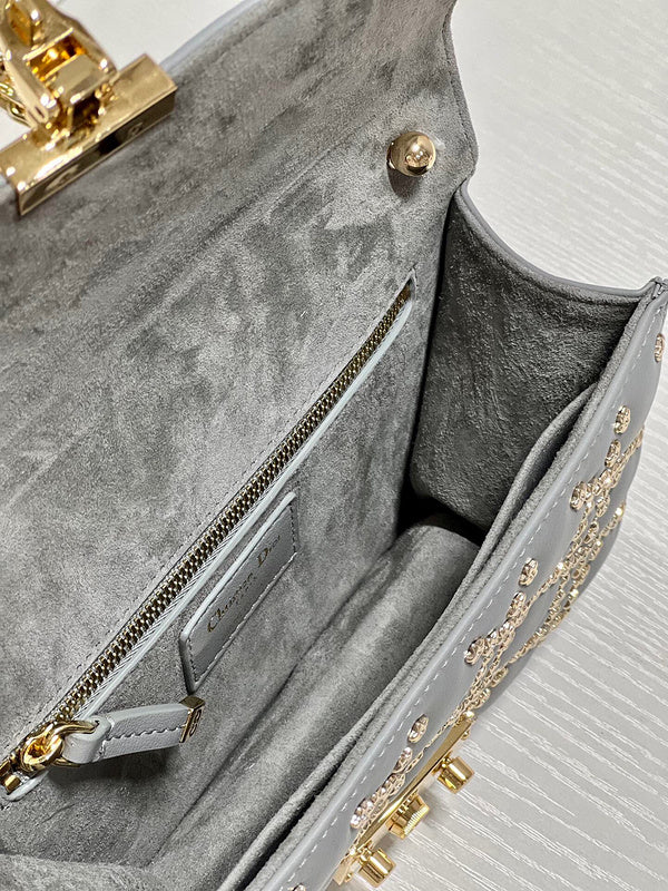 Dragons Bags Detail