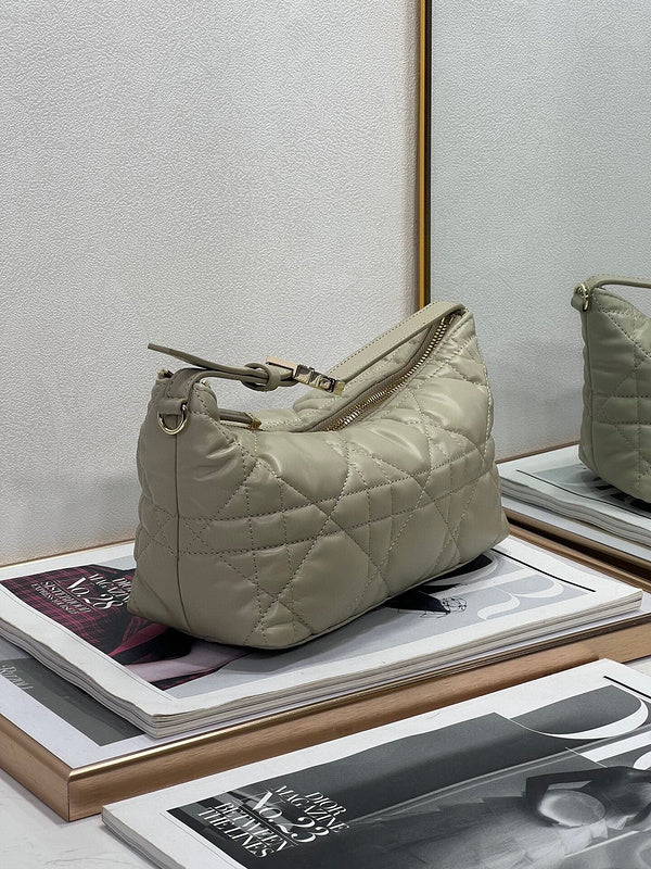 Dragons Bags Detail