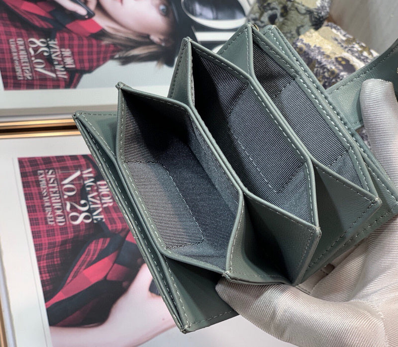 Dragons Bags Detail