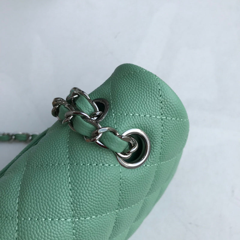 Dragons Bags Detail