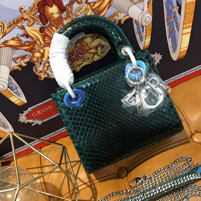 Dragons Bags Detail
