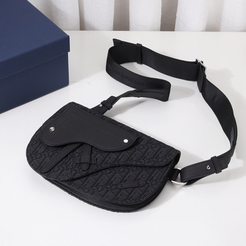 Dragons Bags Detail