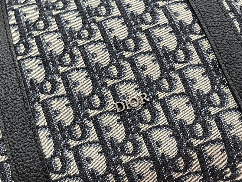 Dragons Bags Detail