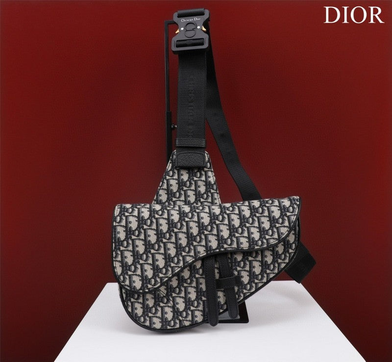 Dragons Bags Detail