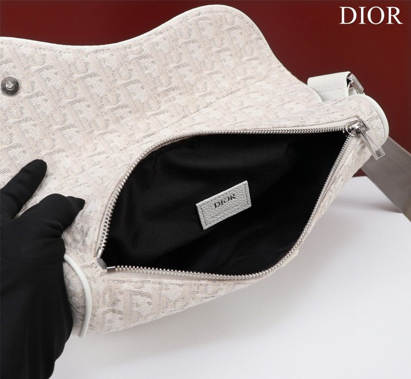 Dragons Bags Detail