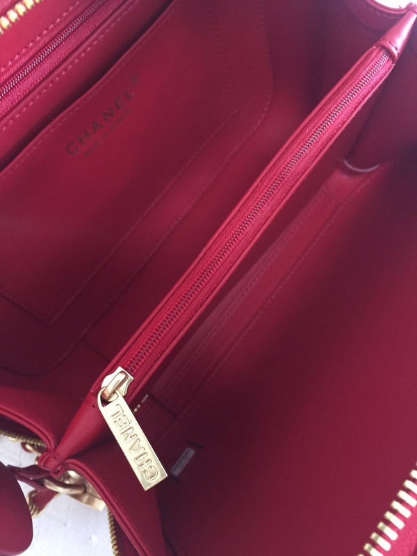 Dragons Bags Detail