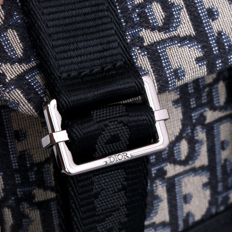 Dragons Bags Detail