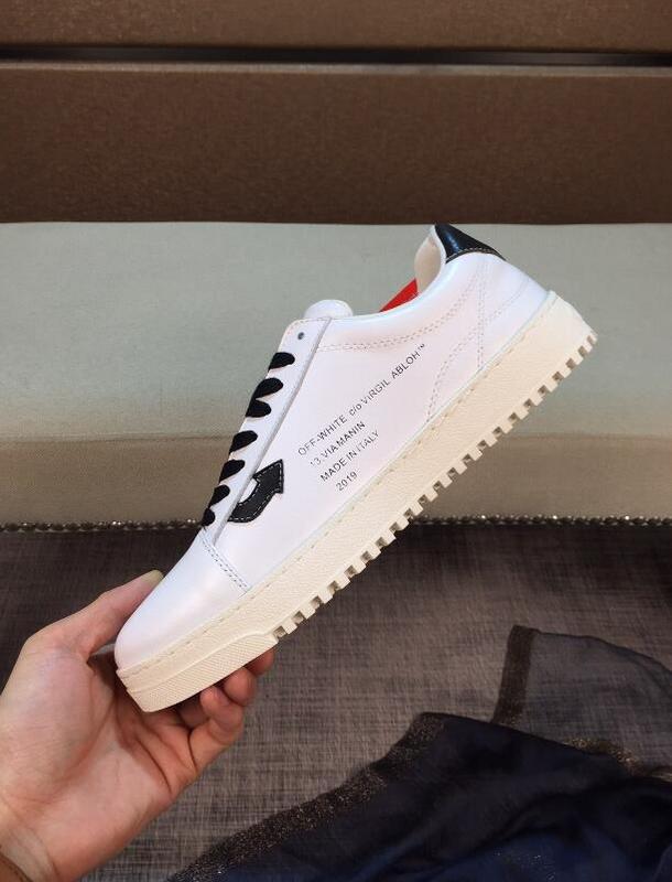 Dragons Bags Detail