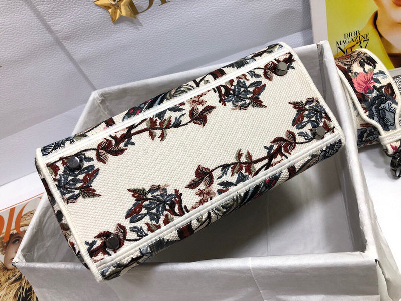 Dragons Bags Detail