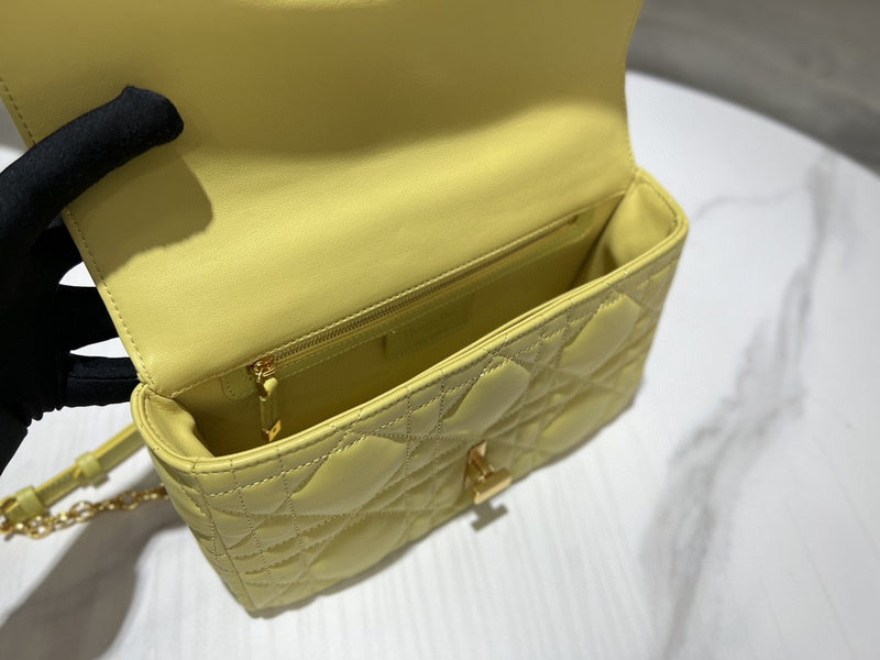 Dragons Bags Detail