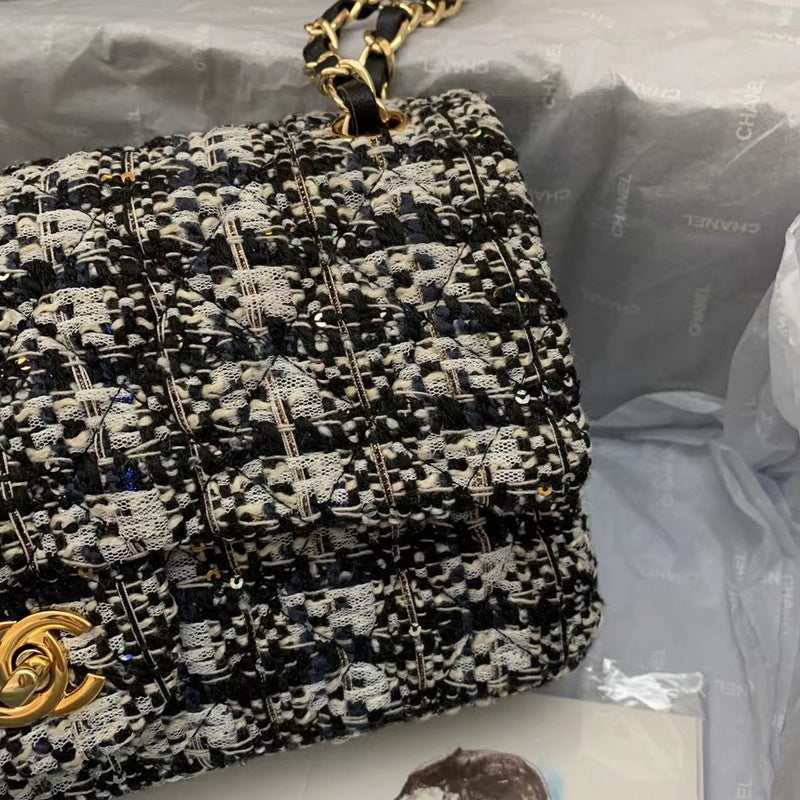 Dragons Bags Detail