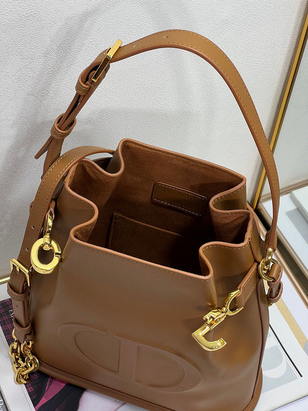 Dragons Bags Detail