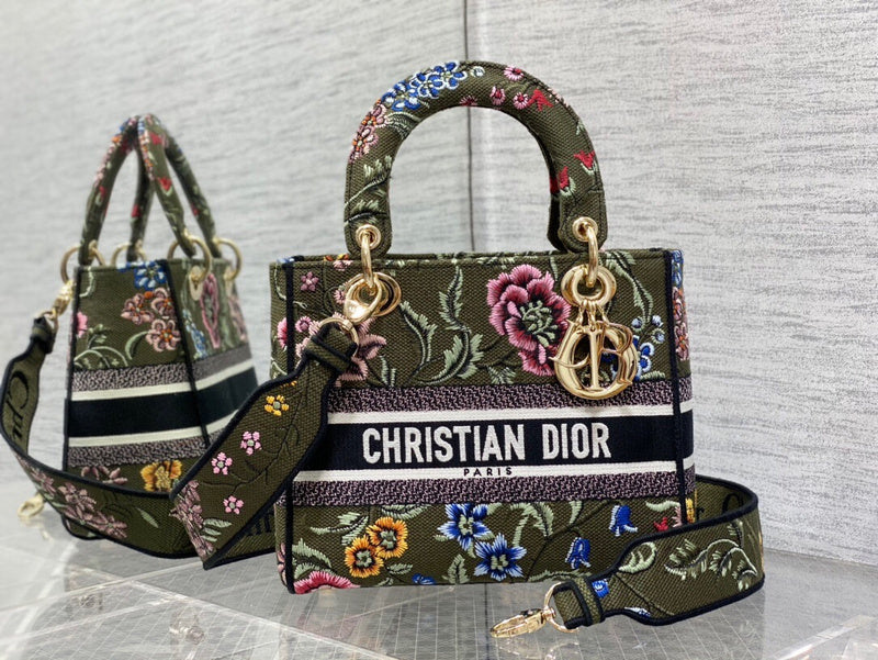 Dragons Bags Detail