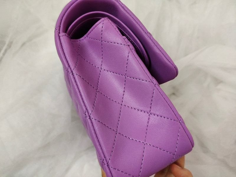 Dragons Bags Detail