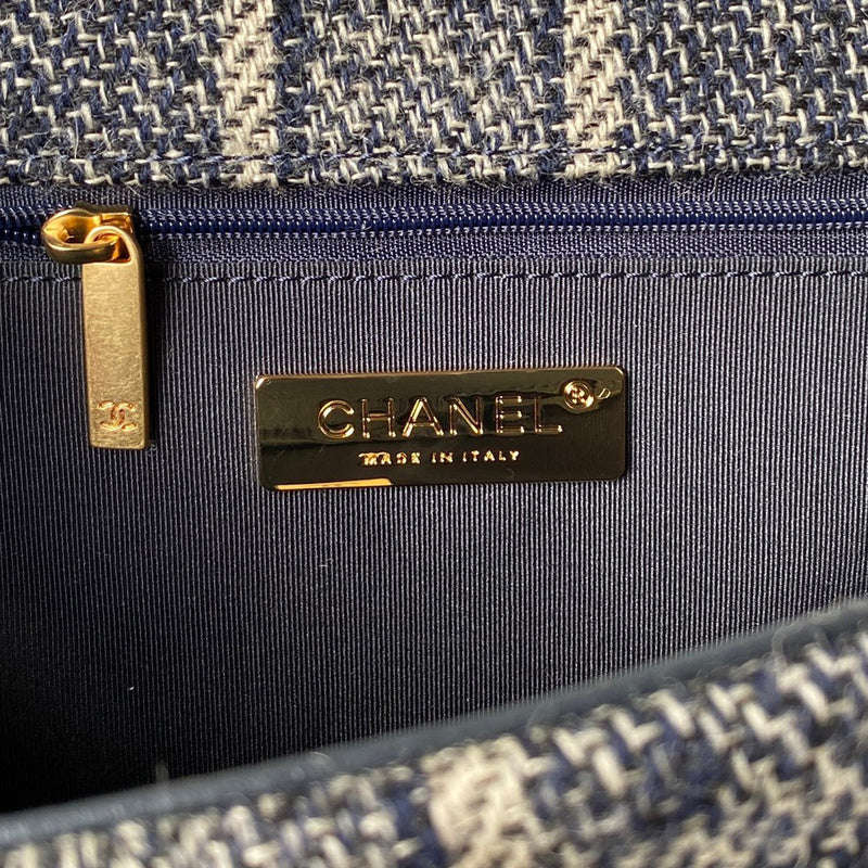 Dragons Bags Detail