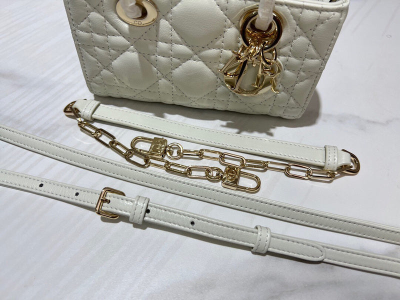 Dragons Bags Detail