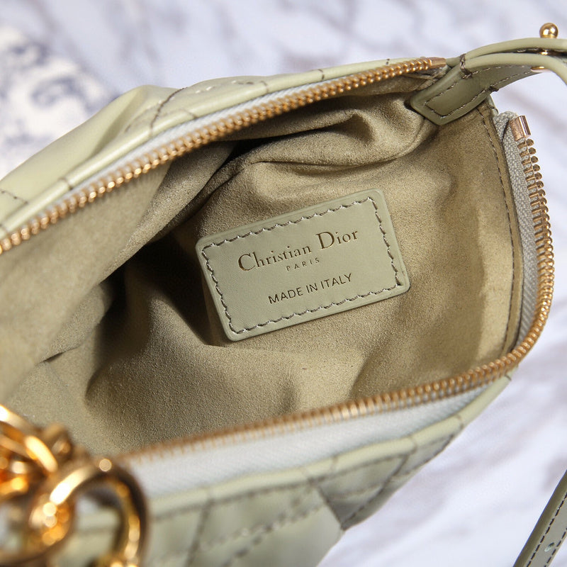 Dragons Bags Detail