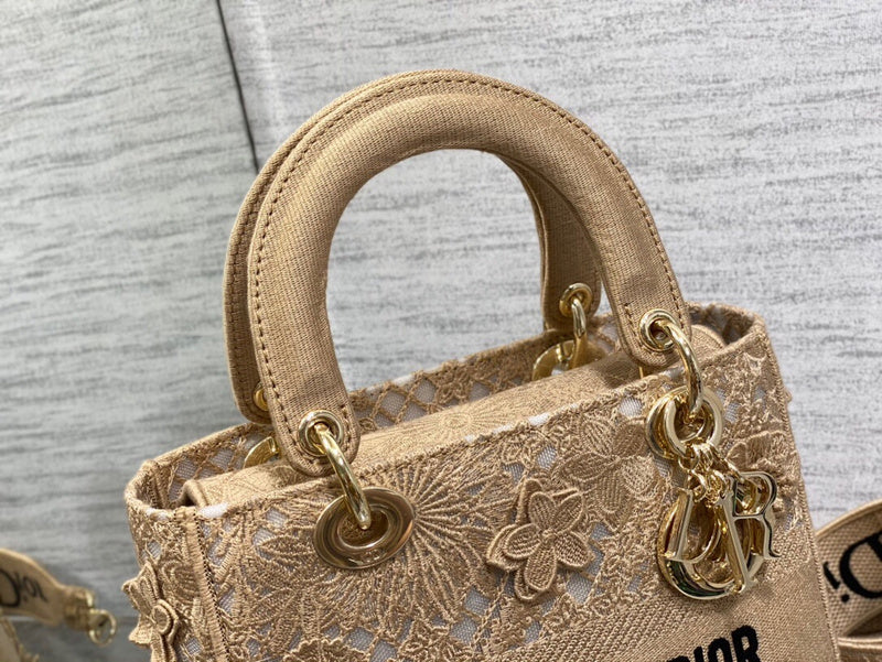 Dragons Bags Detail