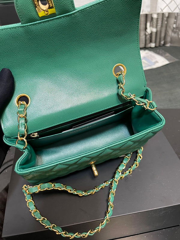 Dragons Bags Detail