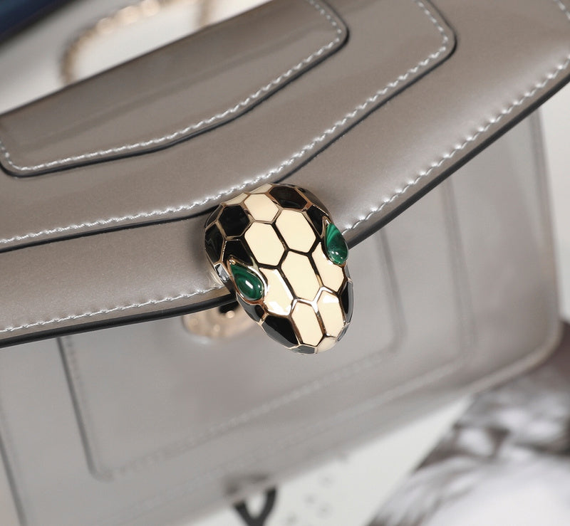 Dragons Bags Detail