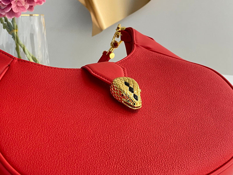 Dragons Bags Detail