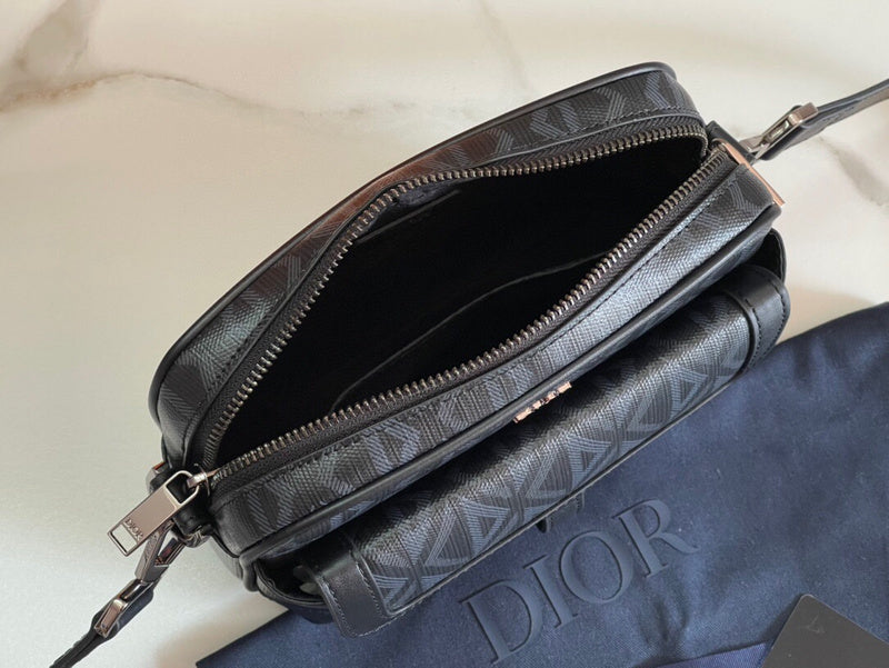 Dragons Bags Detail