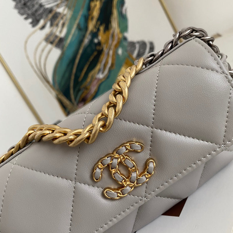 Dragons Bags Detail