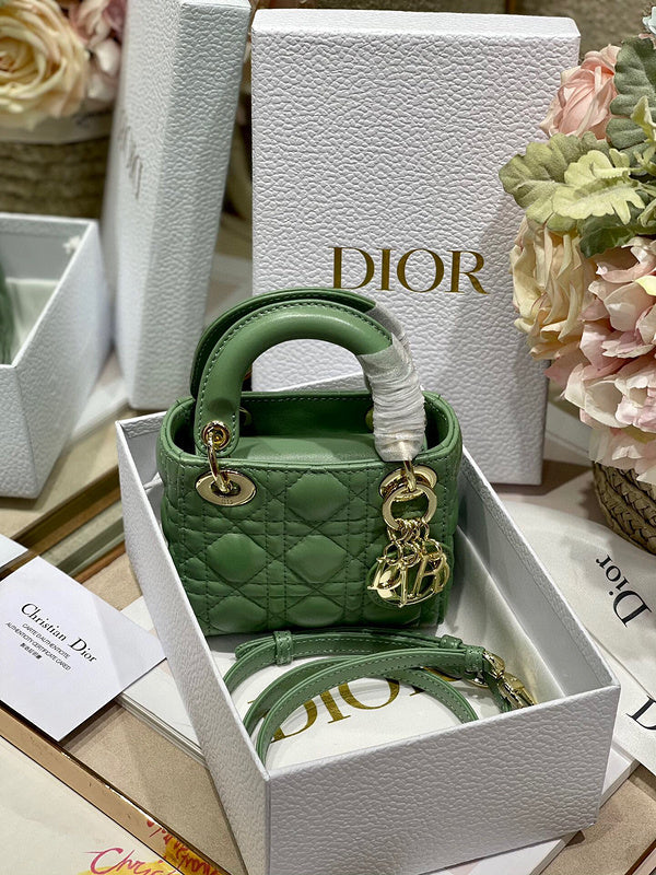 Dragons Bags Detail
