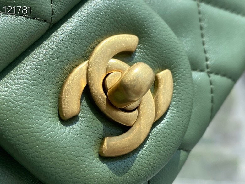 Dragons Bags Detail