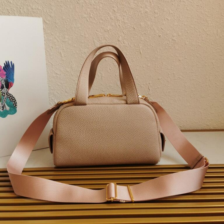 Dragons Bags Detail