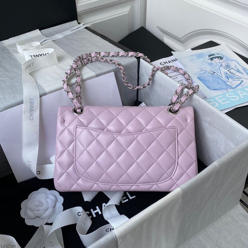 Dragons Bags Detail