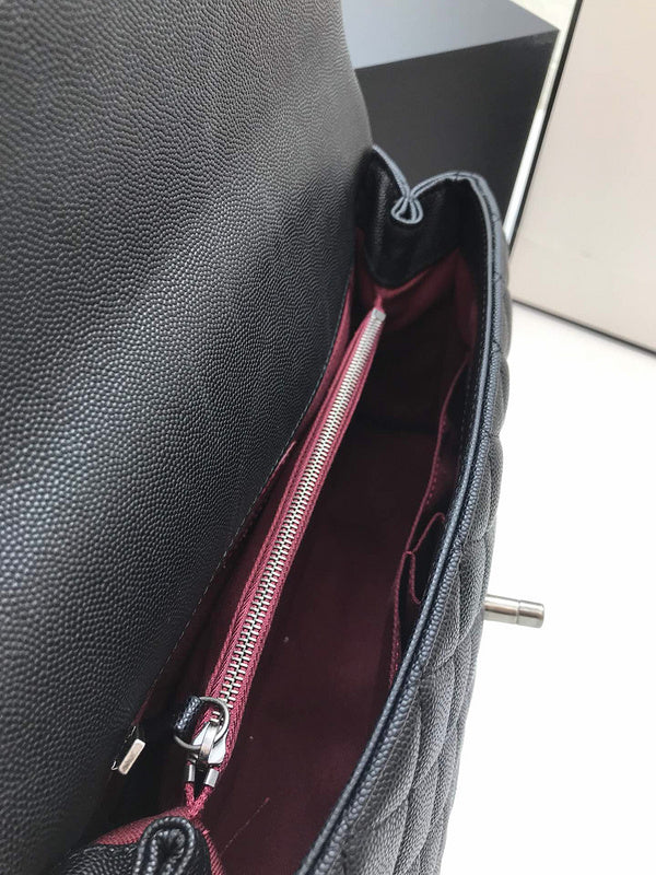Dragons Bags Detail